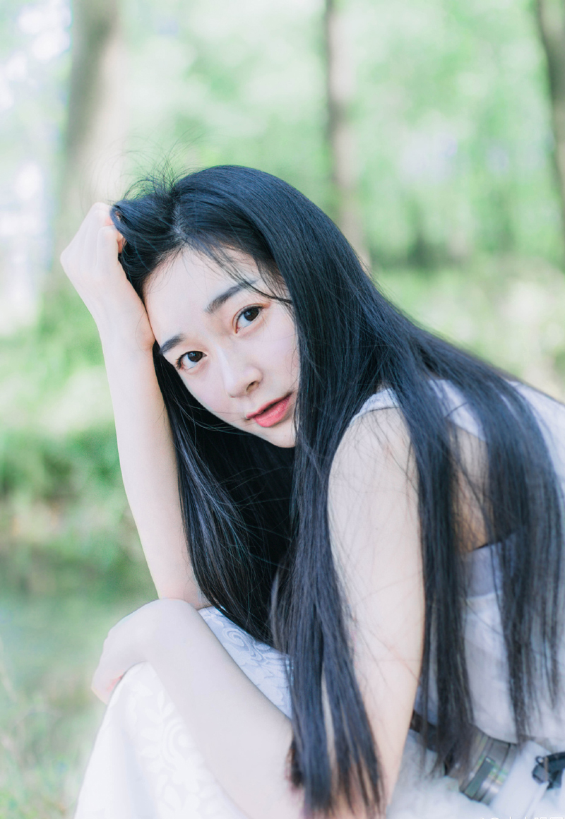 “诸位，刘璋虽然有过，但终究与诸位君臣一场，如今益州已降，我也说过，往日一切，既往不咎。”庞统沉声道。